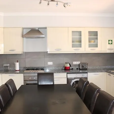 Pires Villa Lagos